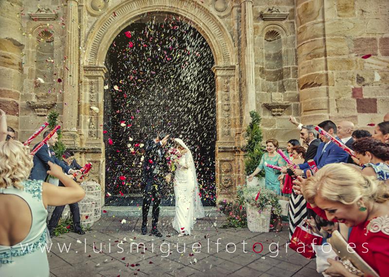 Boda en la Iglesia de Santa María de Andújar, baño de arroz Boda en la Iglesia de Santa María de Andújar, baño de arroz