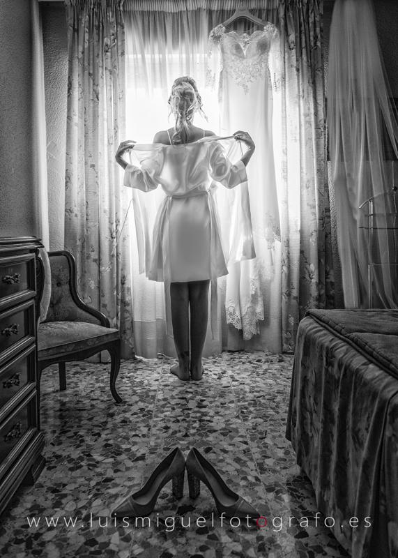 Foto de novia en lencería de boda en Andújar Foto de novia en lencería de boda en Andújar