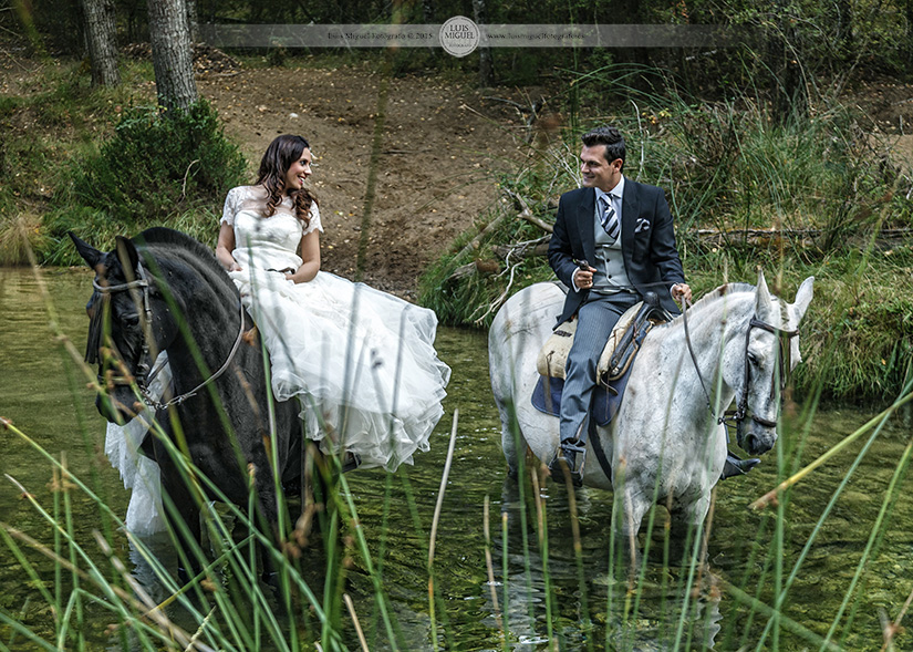 Fotos de boda de novios a caballo Fotos de boda de novios a caballo