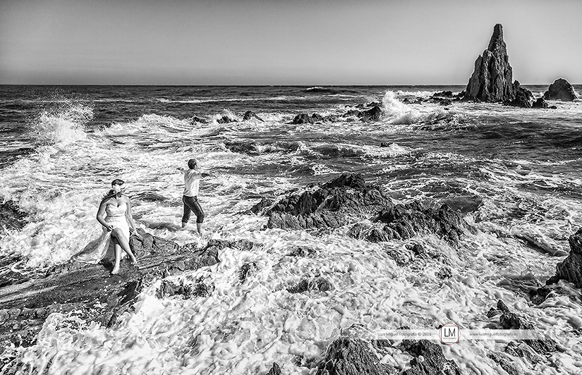 Fotógrafos boda Jódar fotografías de post-boda en la playa de almería Fotógrafos boda Jódar fotografías de post-boda en la playa de almería