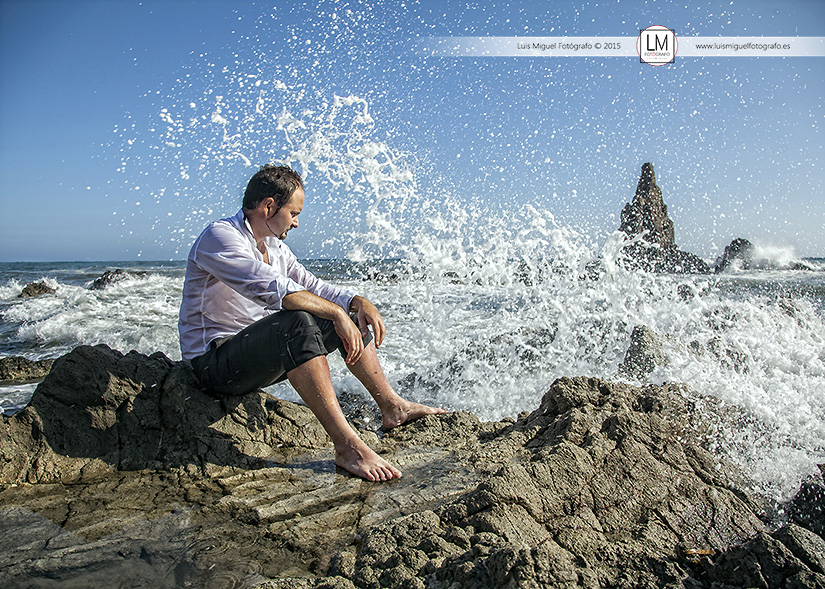 Fotógrafos Jódar fotografías de post-boda en la playa de almería Fotógrafos Jódar fotografías de post-boda en la playa de almería
