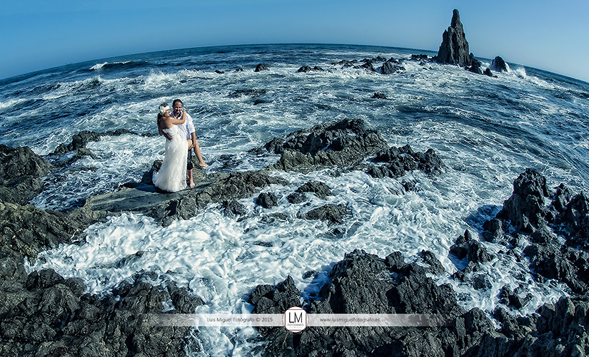 Fotógrafos de Jódar con boda en la playa de almería Fotógrafos de Jódar con boda en la playa de almería