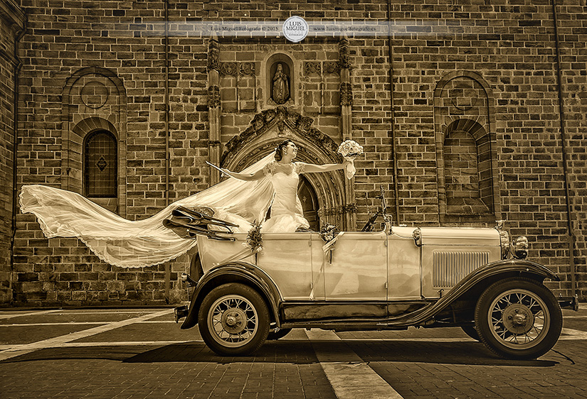 Fotos de boda en la iglesia de Santa María de Linares Fotos de boda en la iglesia de Santa María de Linares