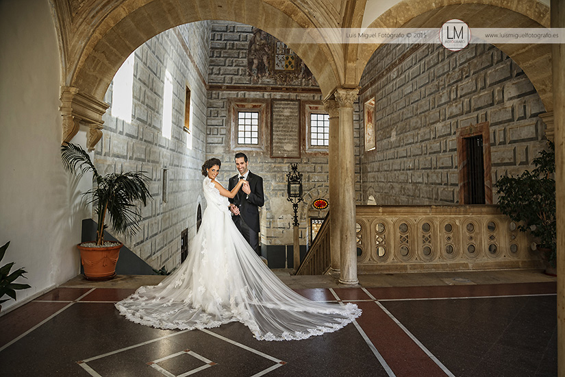 Fotos de novios atrevidas de fotógrafos en jaén. Fotos de boda en Úbeda.