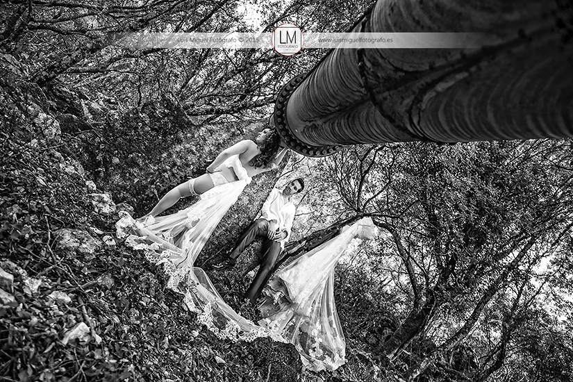 Fotos de novios atrevidas de fotógrafos en jaén. Fotos de novia en lencería.