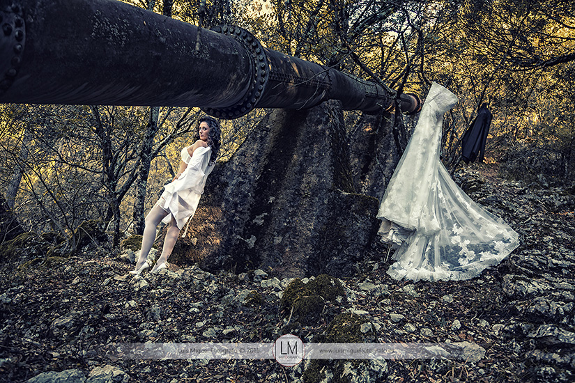 Fotos de novios atrevidas de fotógrafos en jaén. Fotos de novia en lencería.