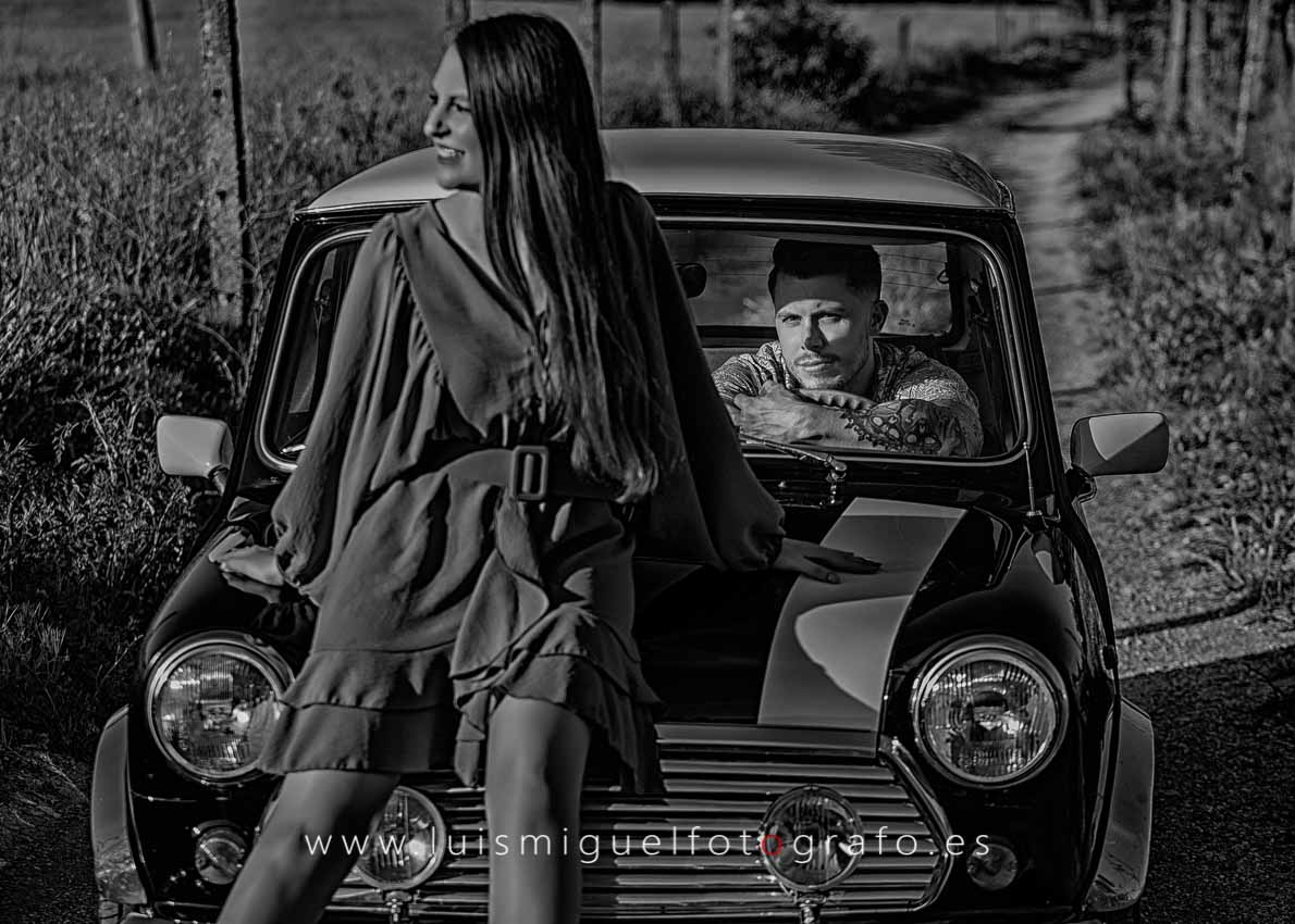 Preboda en Úbeda con Mini Cooper clásico Preboda en Úbeda con Mini Cooper clásico