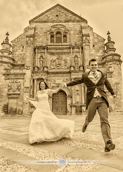 Fotos de boda en Úbeda en la capilla del Salvador Fotos de boda en Úbeda en la capilla del Salvador