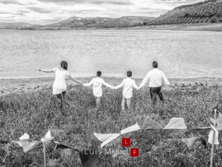 Fotograf&iacute;as de Comuni&oacute;n con familia en Linares