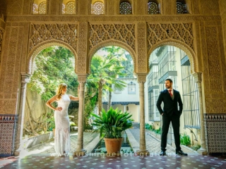 Foto de postboda en Granada en el Carmen de los M&aacute;rtires