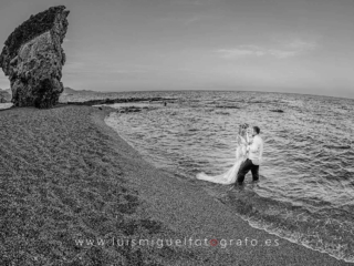 Postboda en la Playa de los Muertos de Almer&iacute;a