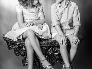 foto de estudio de  hermanos 